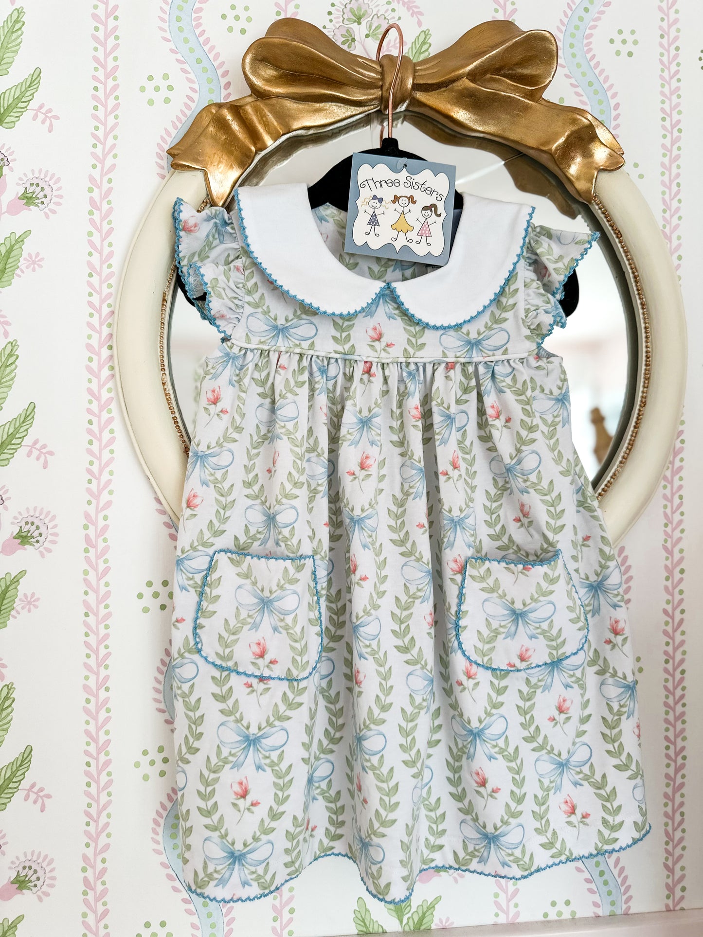 Three sisters • Grandmillenial print dress