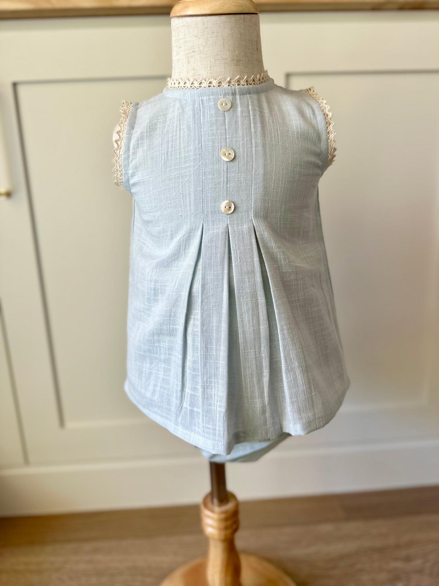 Girls light blue set with crocheted Sleeve - Yobaby