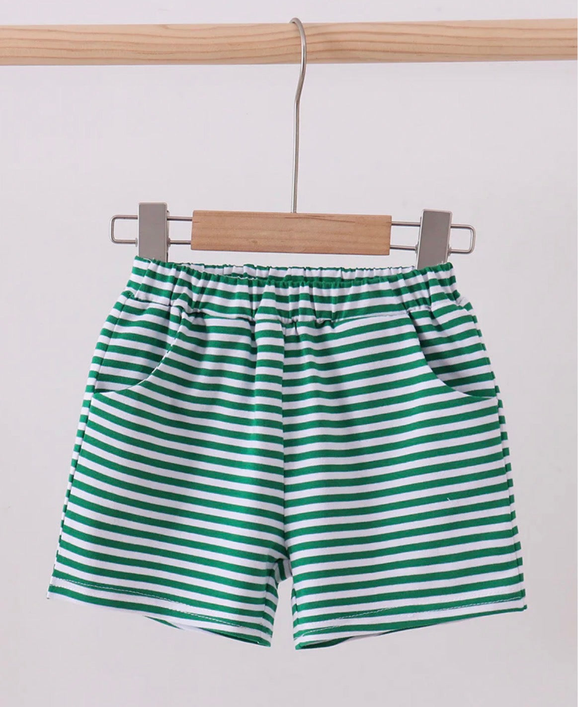HD26 • boys green stripe short