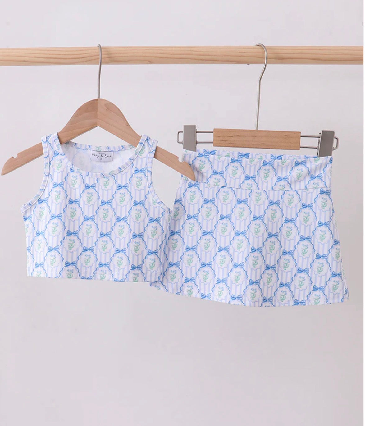 HD26 •Girls blue floral bow athletic skort set