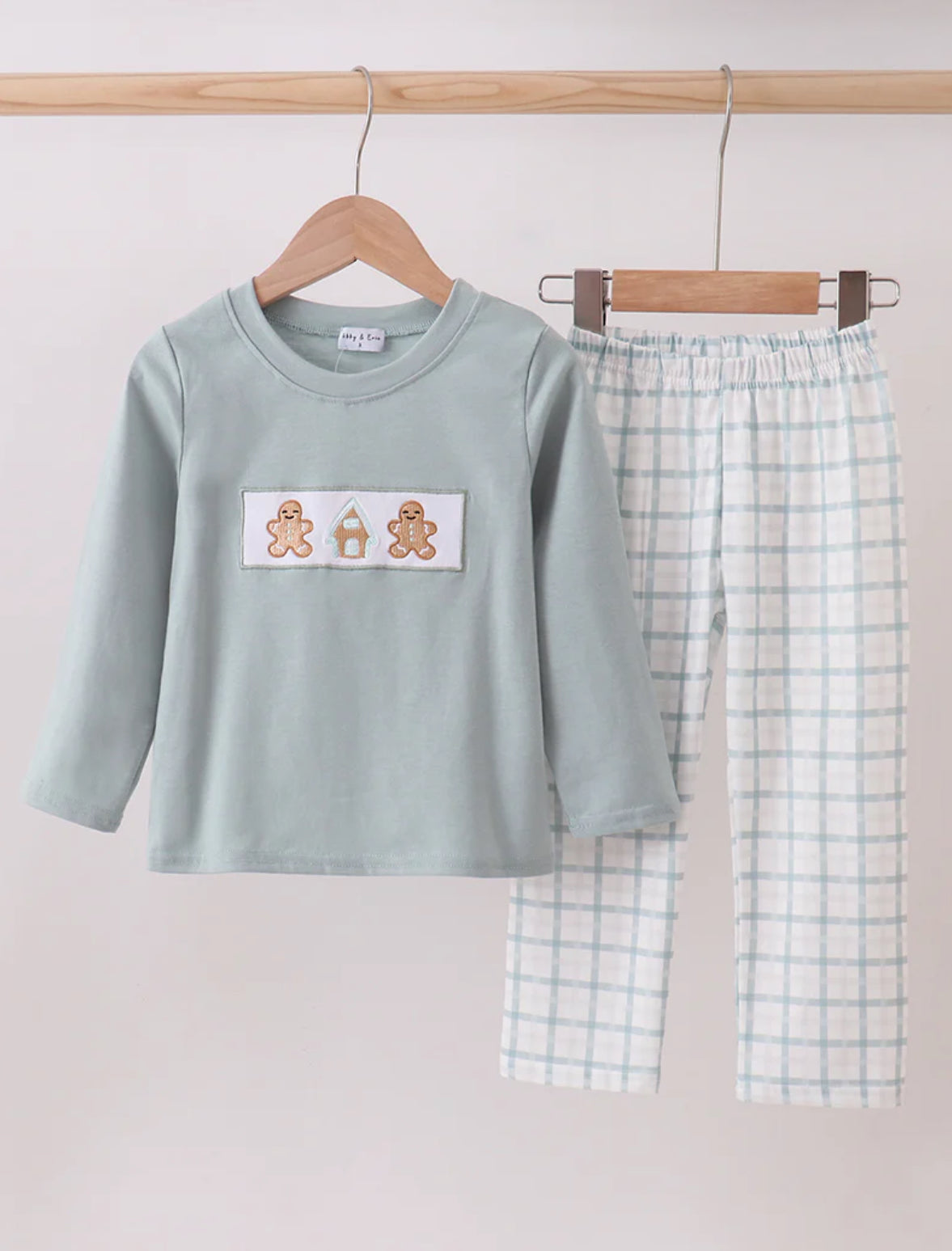 HD xmas 25 • boys embroidered Gingerbread pant set