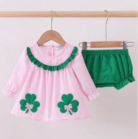 HD26 • girls seersucker appliqué st Patrick’s day bloomer set
