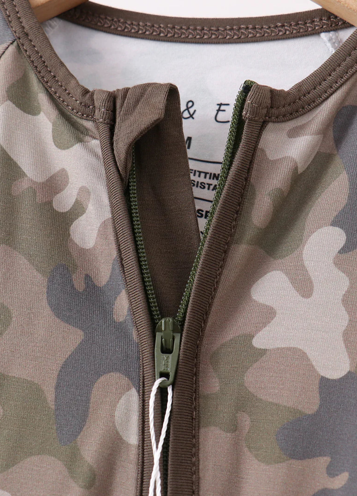 Bamboo • brown camo zippy