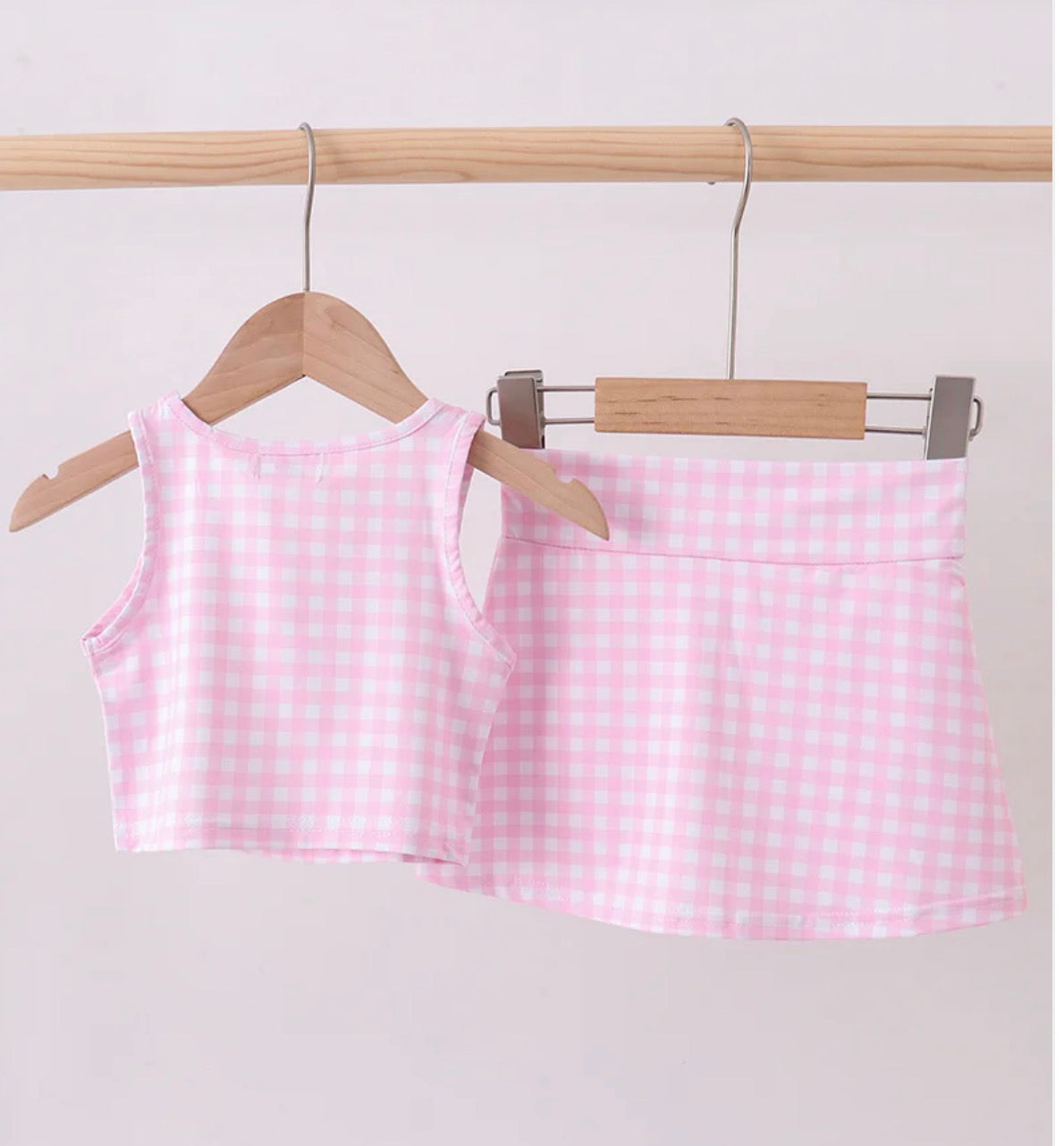 HD26 • girls pink gingham athletic skort set