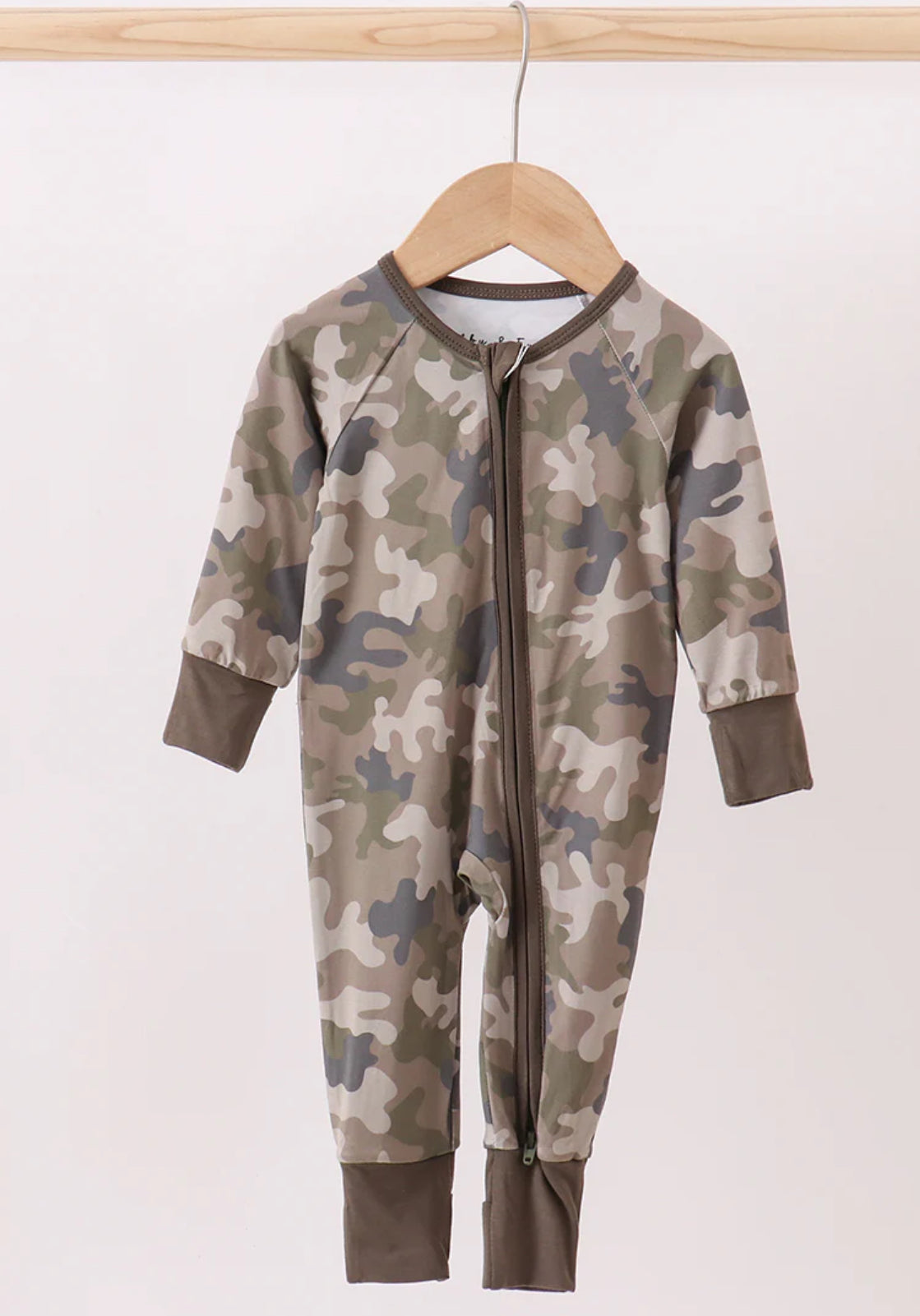 Bamboo • brown camo zippy